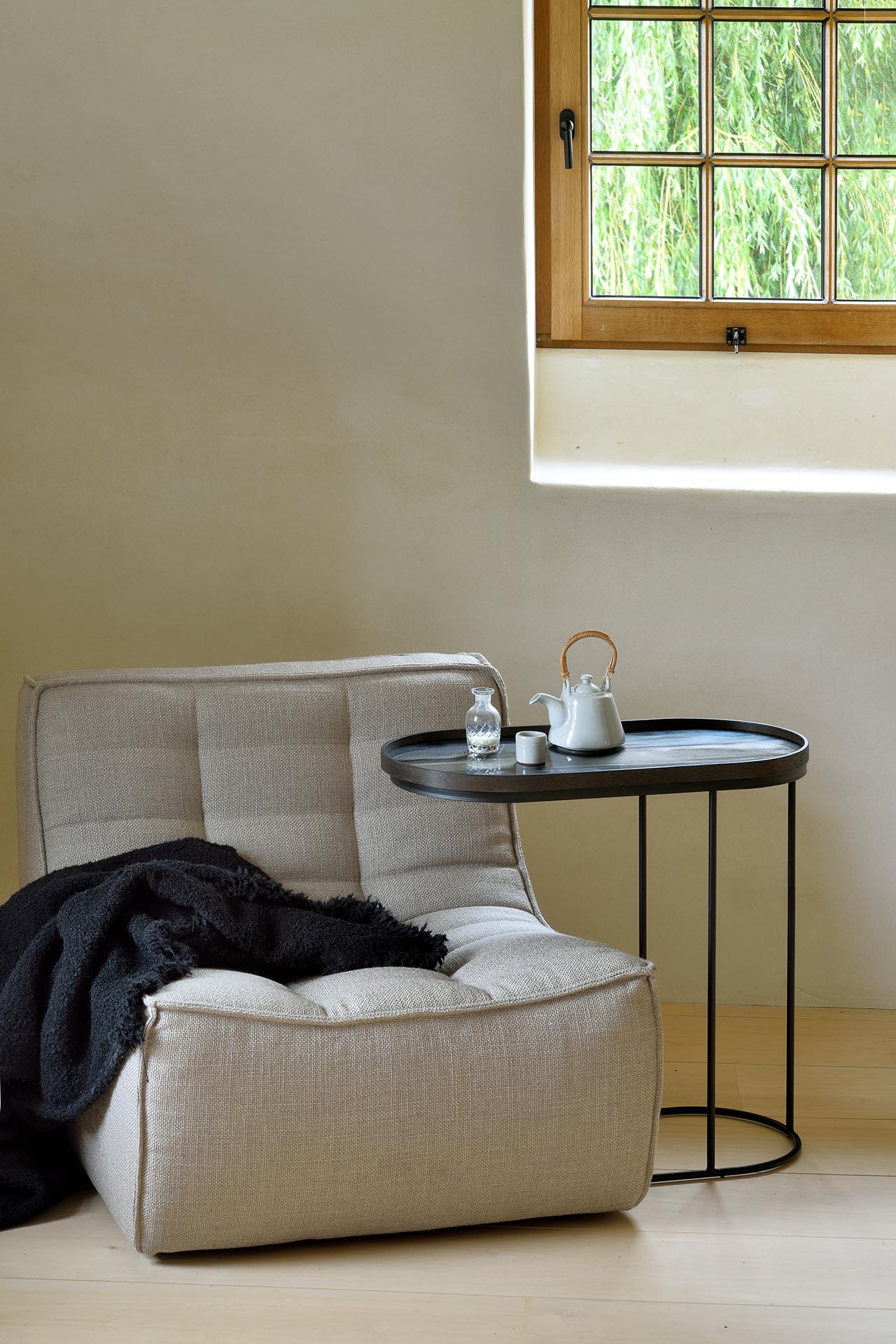 Ethnicraft- Graphite Organic glass tray - Image 3
