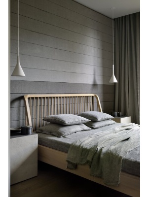 Ethnicraft- Oak Spindle Bed
