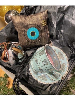 Custom Christmas Box - Χειροποίητο γούρι με κέντημα, Χριστουγεννιάτικη Μπάλα & Pols Potten Espresso Cup